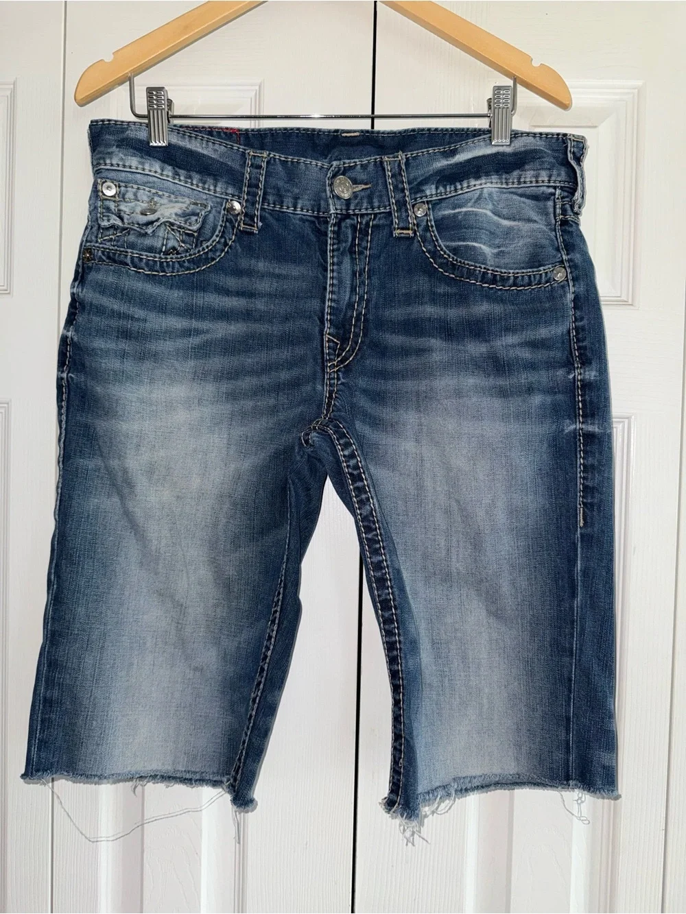 True region shorts size 34
